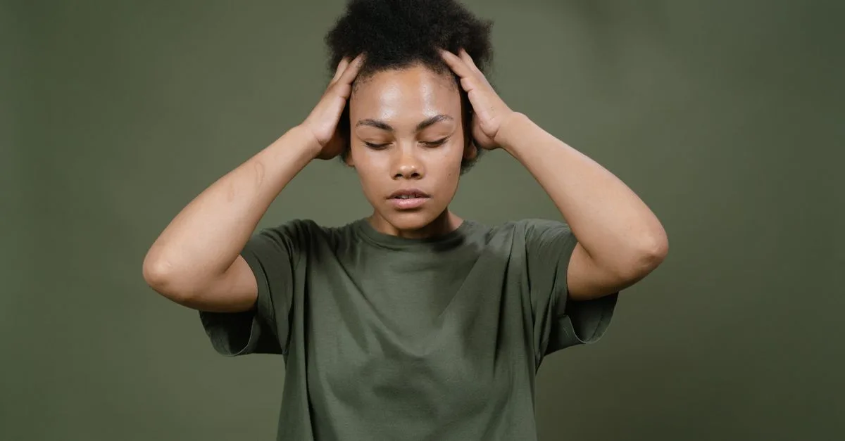 découvrez les mécanismes de l'overthinking, ses impacts sur le bien-être mental, et apprenez des stratégies efficaces pour apaiser votre esprit et retrouver sérénité.
