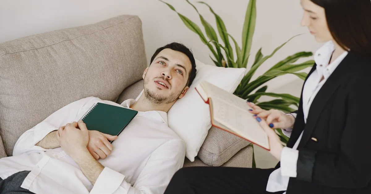 découvrez comment choisir un praticien en hypnothérapie qualifié pour bénéficier de séances efficaces et adaptées à vos besoins.