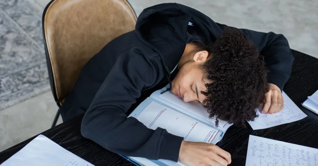 découvrez les bienfaits du power nap : une sieste courte et efficace pour recharger votre énergie et améliorer votre concentration.