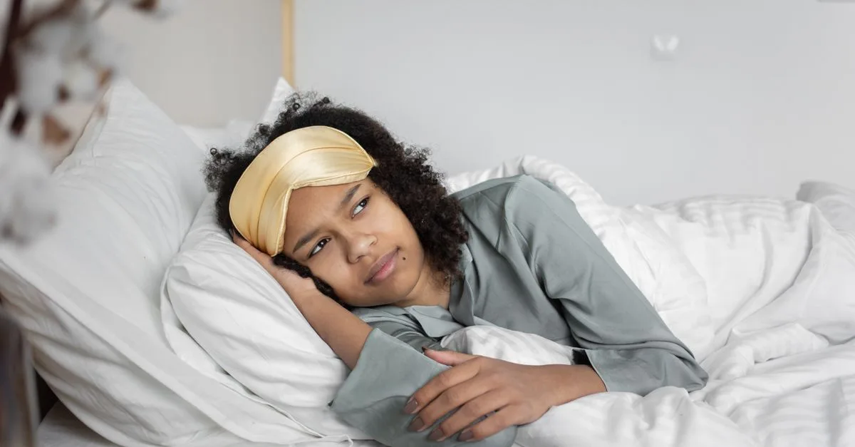 découvrez comment l'auto-hypnose peut améliorer votre sommeil en favorisant la relaxation profonde et un endormissement rapide.