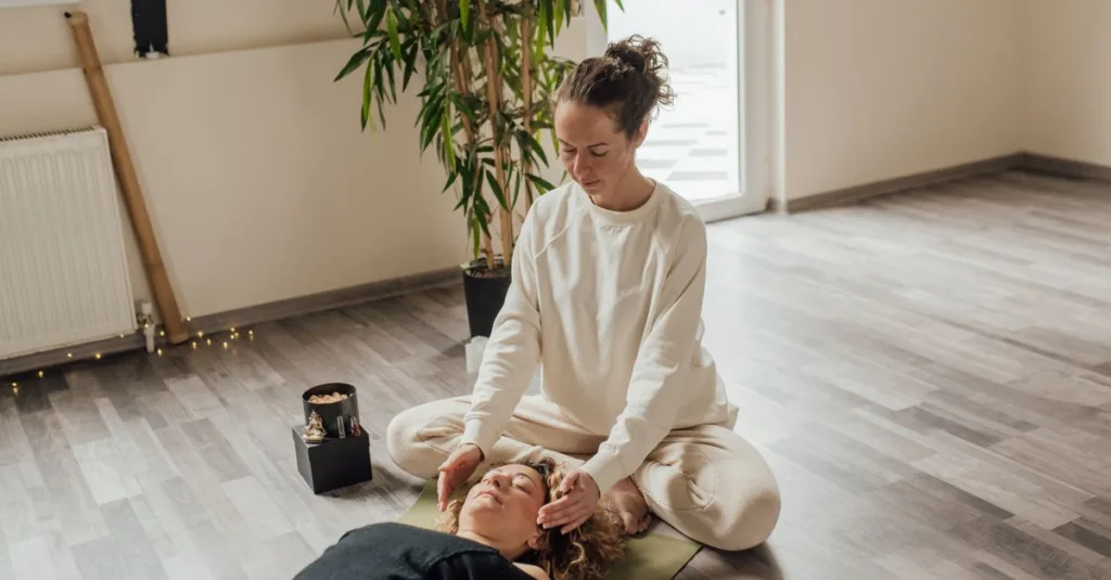 découvrez la sophrologie, une méthode de relaxation et de bien-être alliant respiration, mouvement et visualisation pour mieux gérer le stress et améliorer votre qualité de vie.
