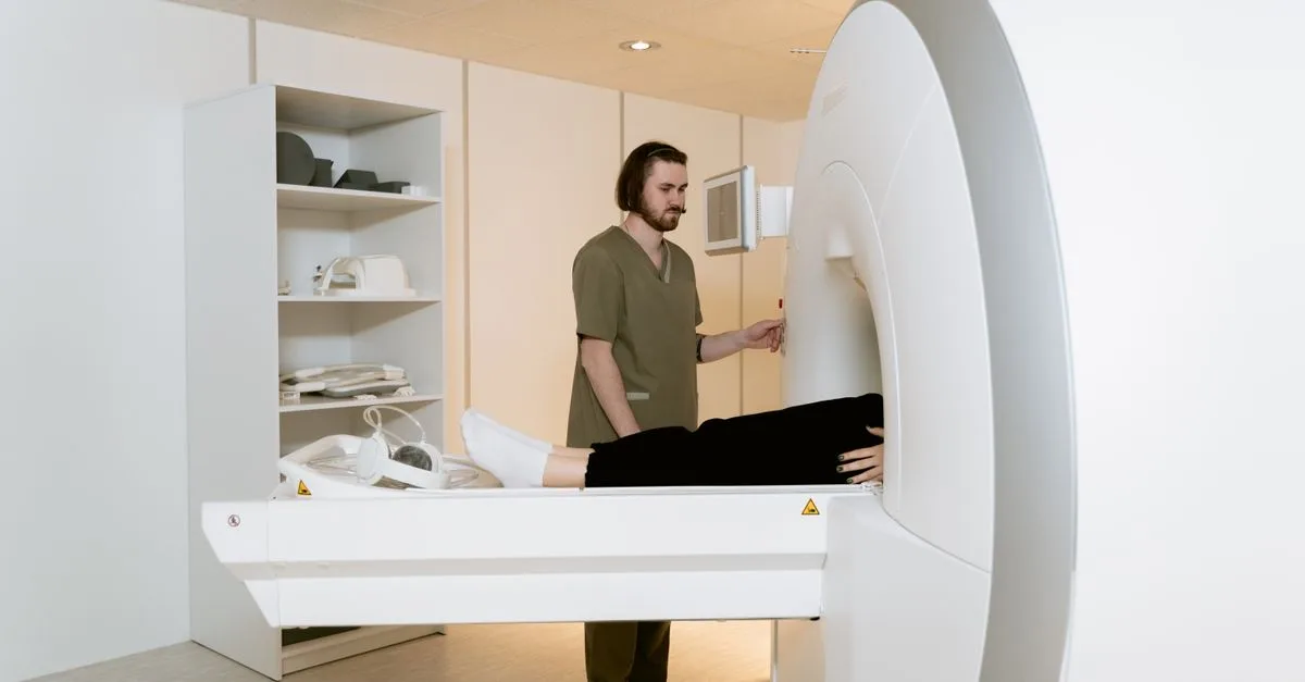 découvrez le body scan, une méditation guidée qui aide à relâcher les tensions et à se reconnecter à son corps, instant après instant.