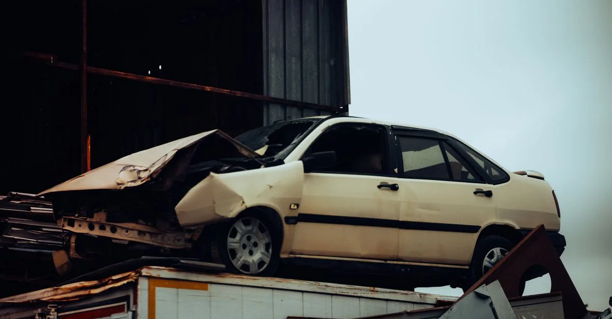 découvrez des conseils pratiques pour surmonter la peur de conduire après un accident et reprendre confiance au volant en toute sécurité.