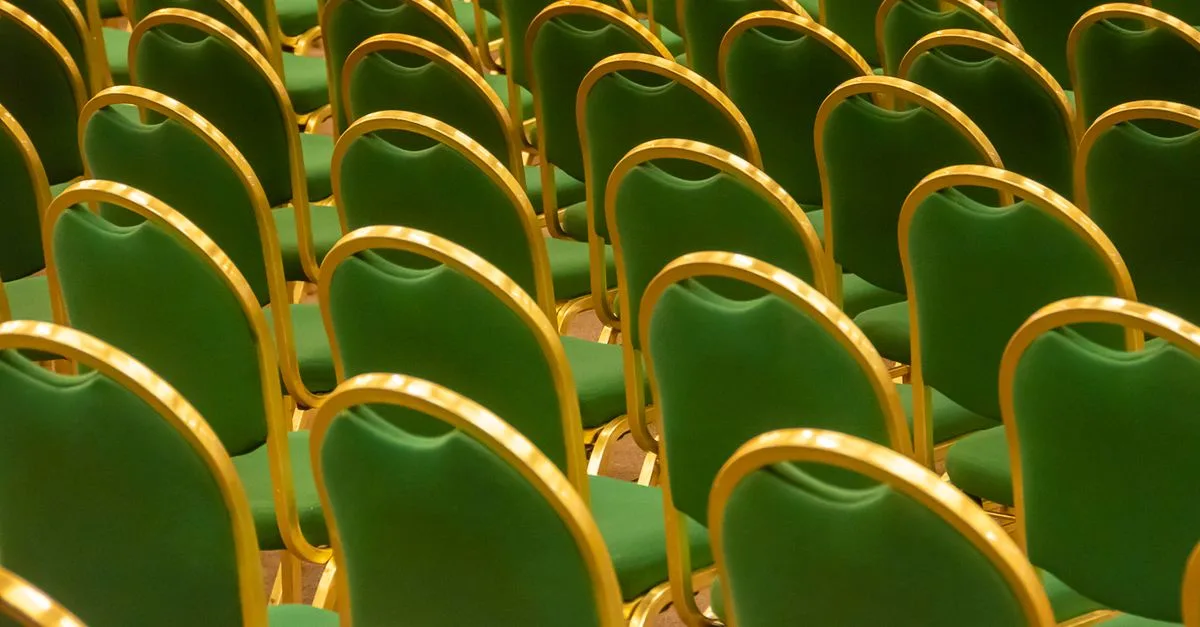 préparez vos prises de parole en public avec des conseils pratiques pour structurer votre discours, gagner en confiance et captiver votre audience.