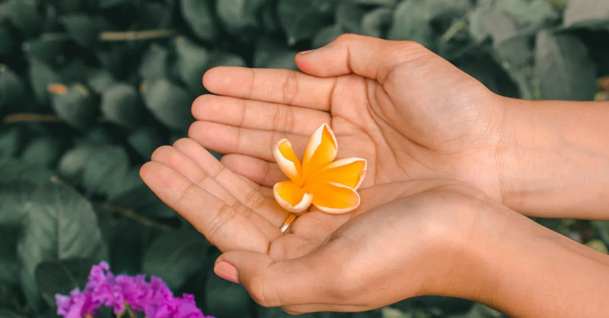 découvrez comment la sophrologie aide les personnes hypersensibles à apaiser leurs émotions, réduire le stress et retrouver un meilleur équilibre au quotidien.